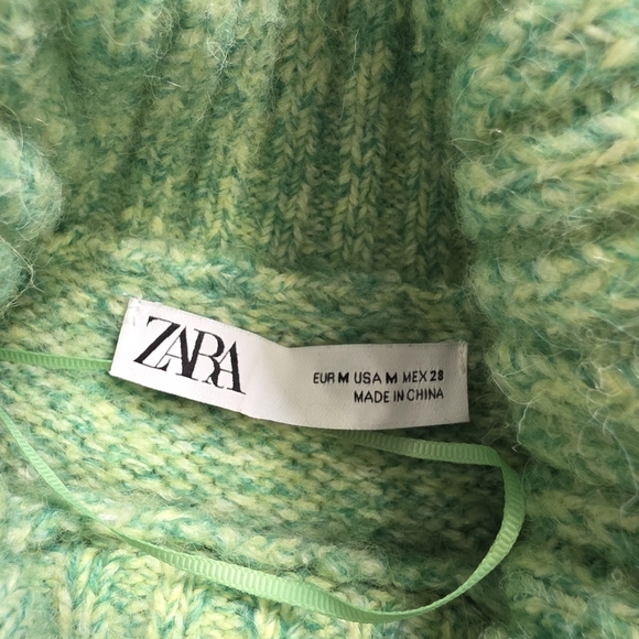 Zara Turtleneck Knit Sweater Size Medium - Picture 3 of 6